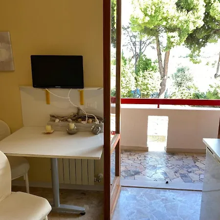 Il Rifugio Del Mare Monolocale Marina ヴァスト